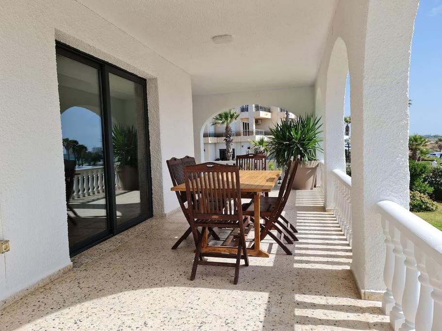 Villa On The Beach Playa Flamenca โอริอุเอลา ภายนอก รูปภาพ
