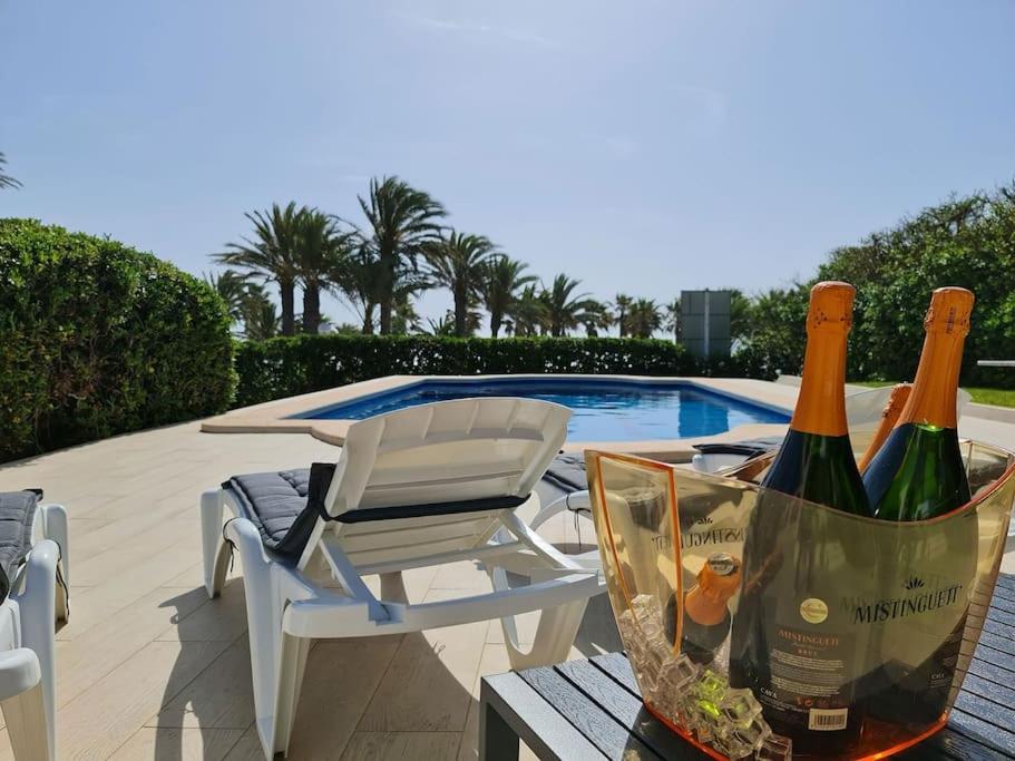 Villa On The Beach Playa Flamenca โอริอุเอลา ภายนอก รูปภาพ