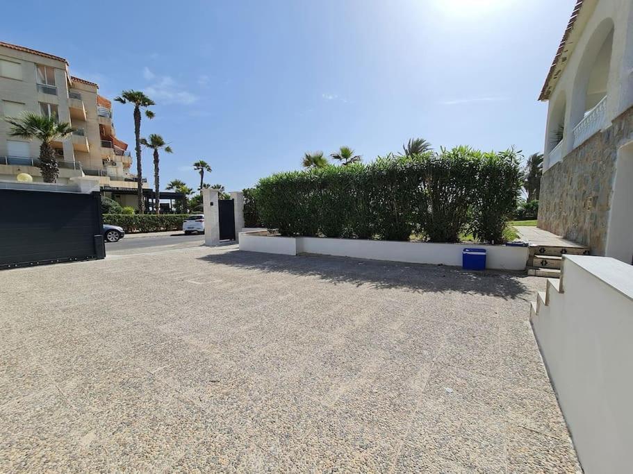 Villa On The Beach Playa Flamenca โอริอุเอลา ภายนอก รูปภาพ