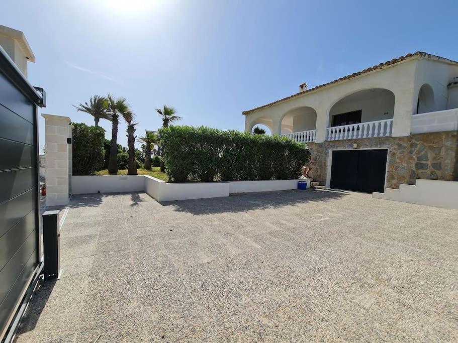 Villa On The Beach Playa Flamenca โอริอุเอลา ภายนอก รูปภาพ